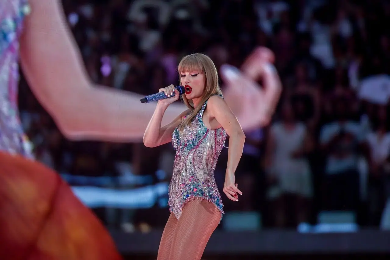 Taylor Swift Performing at The Eras Tour in Madrid16